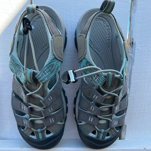 Brand new Keen sandals size 9